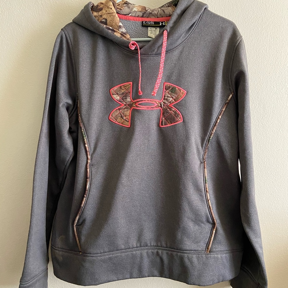 Woman’s under armour hoodie